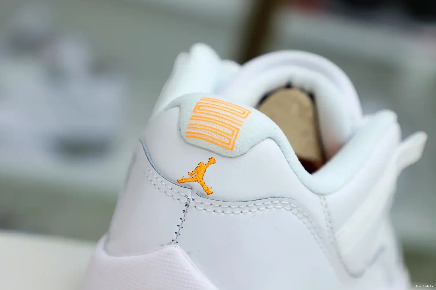'BRIGHT WMNS Kimikick AIR 11 CITRUS' RETRO LOW JORDAN 0404